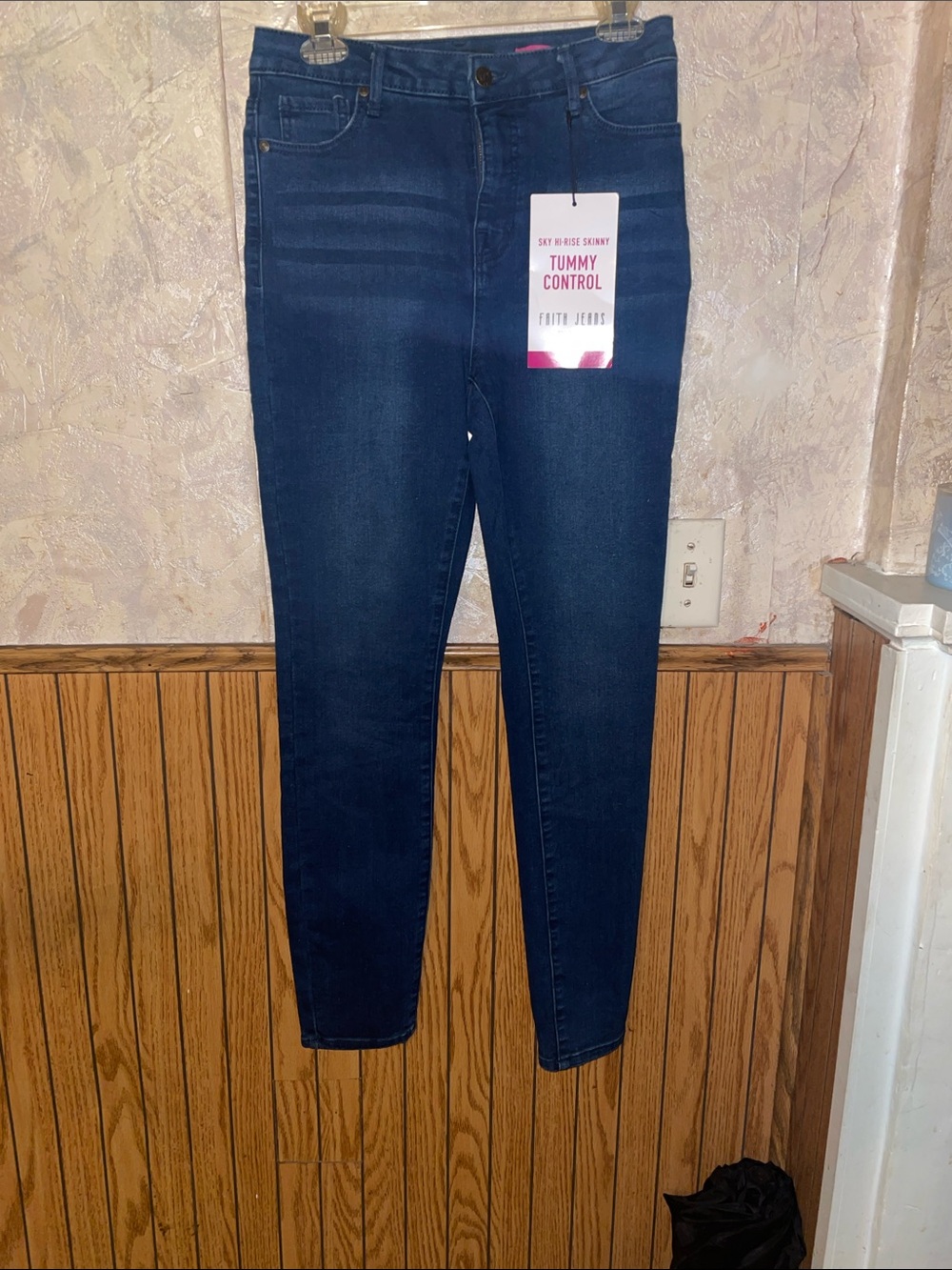 Dark blue hi-rise skinny faith jeans (6)(nwt)